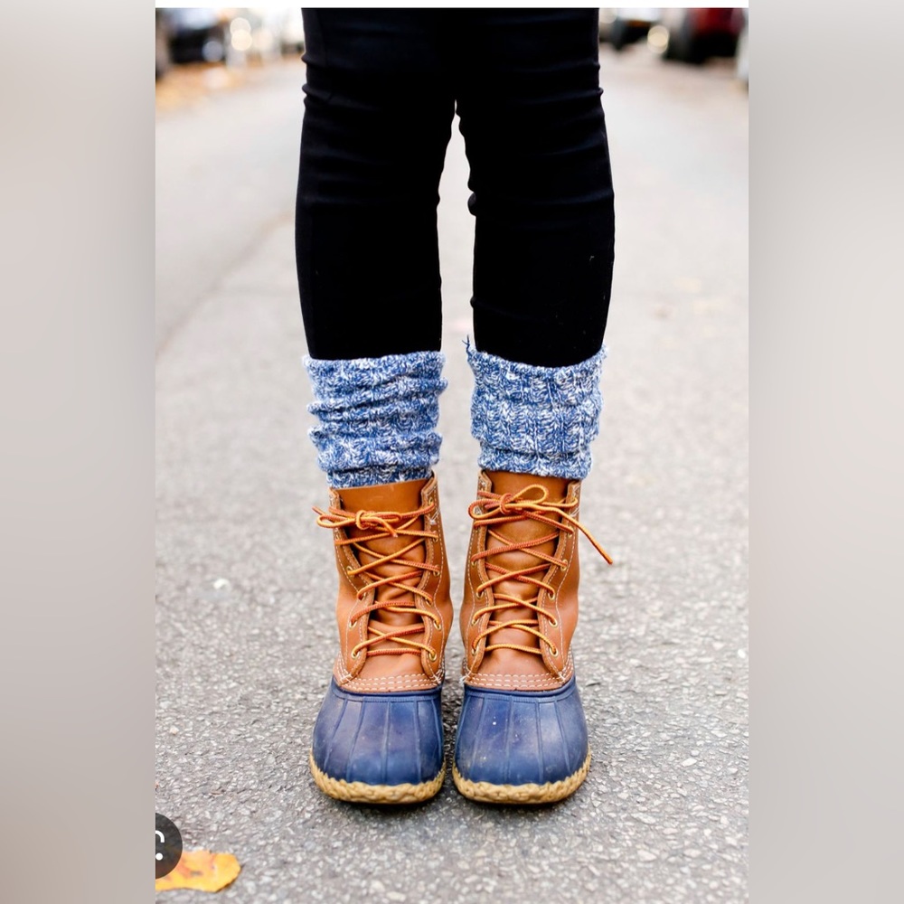 Women’s size 8.5 Original Duck Boots, size runs a little big!